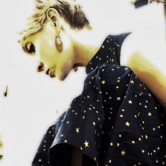 Meet your Posher, Emily - Picture 1 of 1